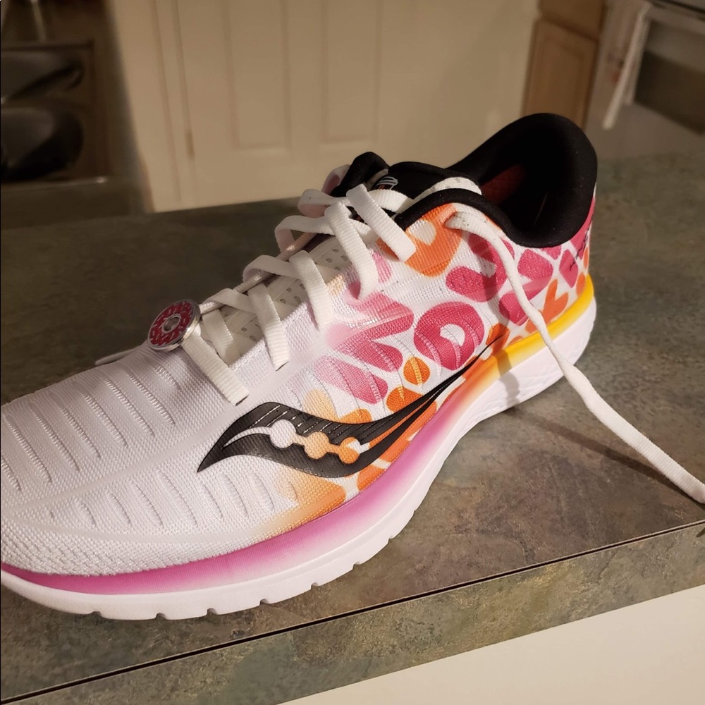 Dunkin Donuts sneakers saucony size 9